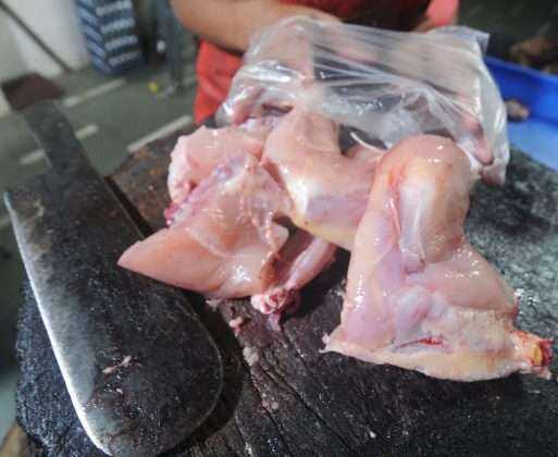 chicken packing in plastic