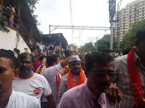 maratha protests rail roko in jogeshwari