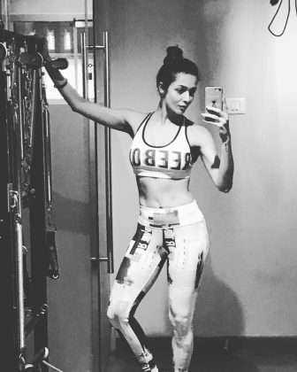 Malaika posts a mirror selfie at her gym