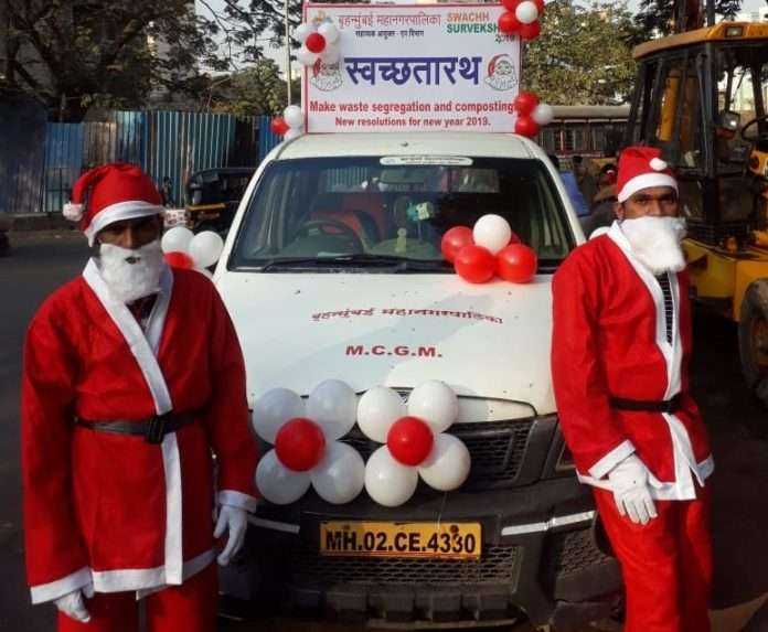 santa claus give message of cleanliness