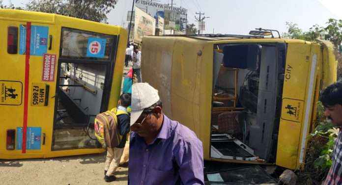 students are injured in pune school bus accident