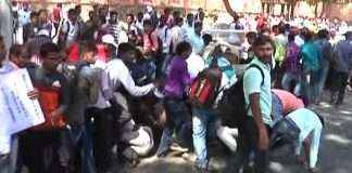Lathi charge by police on deaf people protest in pune