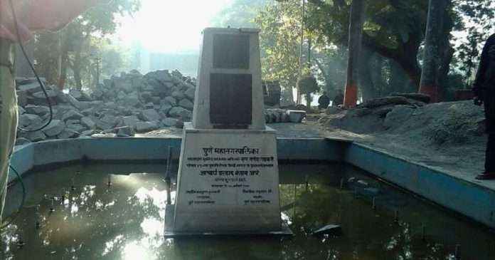 Pune police removed statue of Sambhaji maharaj