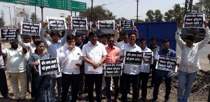 Farmers are suffering due to kalyan-shil road