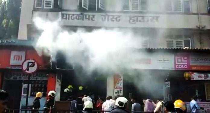 Mobile shop fire in Ghatkopar