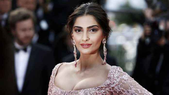 HBD: At the age of 15, Sonam Kapoor got a job as a waitress
