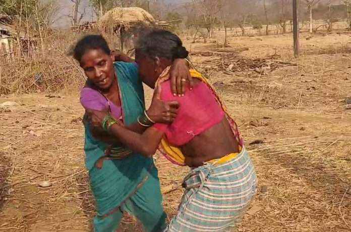 fighting between two women for water