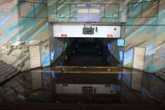 passengers are troubles due to water on subway near turbhe railway station