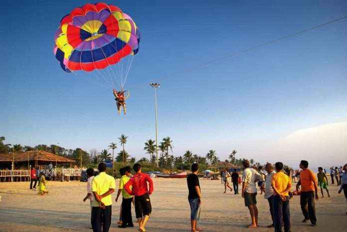 para ceiling went wrong rope cut 15 year old son dies father injured in murud beach