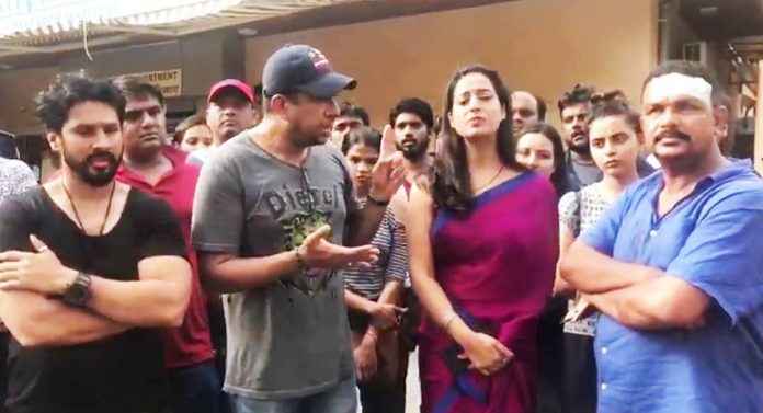Attak on mahi gill and other actors during shooting in mira road