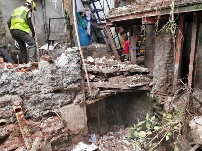 Bmc vandalised illegal construction in vilre parle