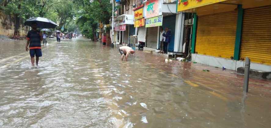 Mumbai Rains : heavy rain in dadar hindmata area