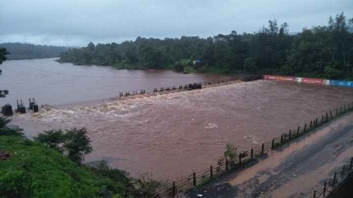 the bombay goa highway closed due to the flood of jagbudi river