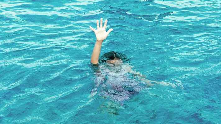 पाझर तलावात बुडून दोन सख्ख्या बहिणींसह एका मुलीचा मृत्यू