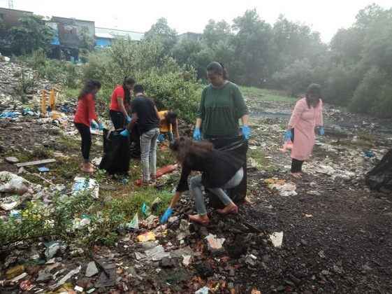 youngster come forward for city cleanliness in mankhurd