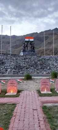 tribute to martyrs on kargil vijay day