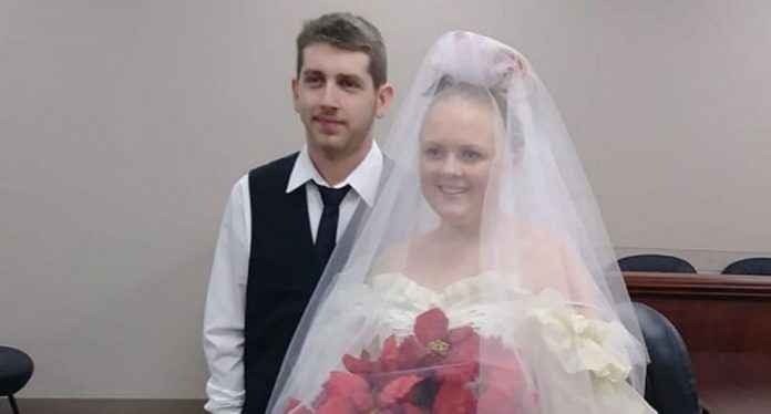 Married only minutes, Texas newlyweds killed in crash