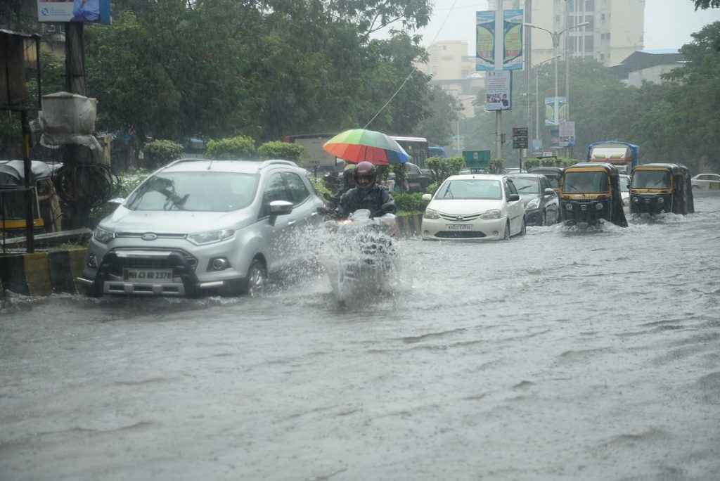 नवी मुंबईमध्ये पावसाचे थैमान