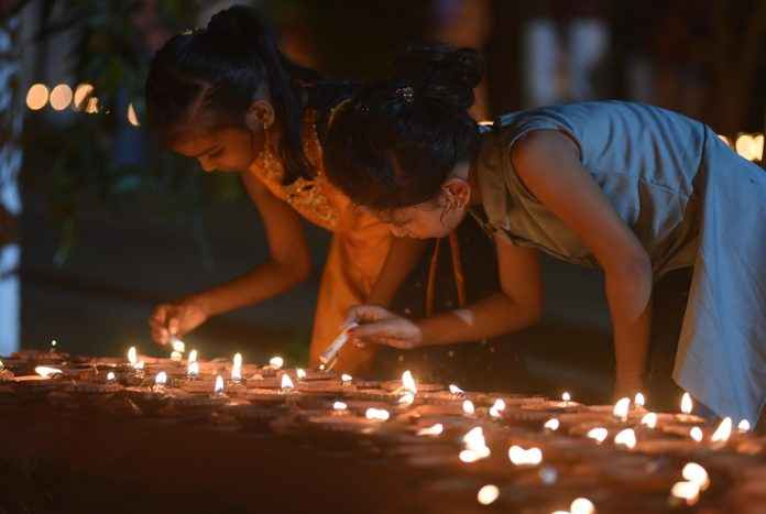 1 51 lakh earthen lamps light up mumbai on kojagiri purnima