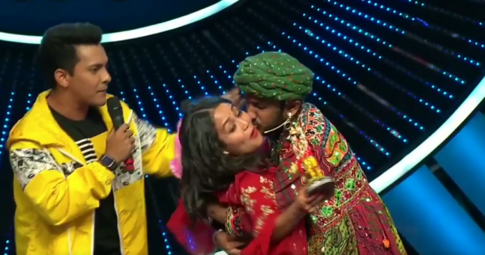 indian idol season 11 contestant kiss neha kakkar watch video