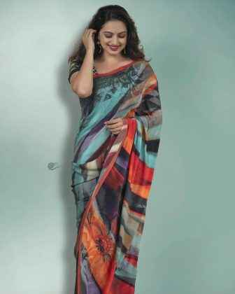shruti marathe beautiful look in saree