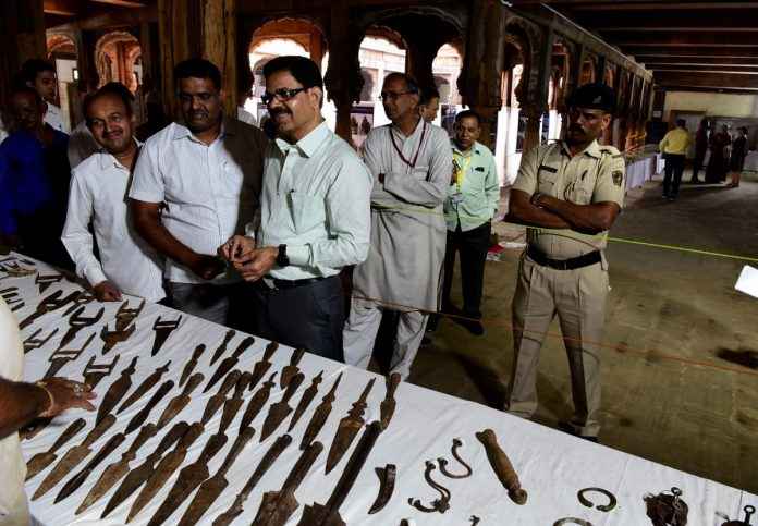 Rare weapons, coins treasure exibition organise at Nashik