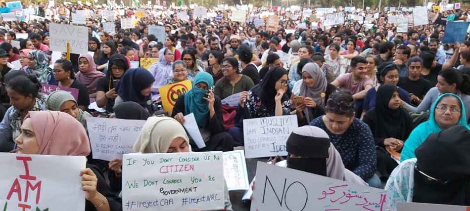 नागरिकत्व कायद्याला मुंबईकरांचाही विरोध; २० हजारांहून अधिक आंदोलक एकत्र