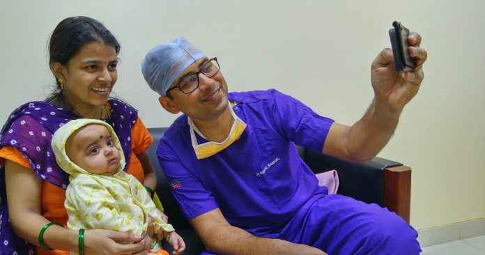 Patient with her mom and Dr Anurag Shrimal