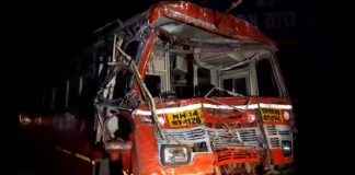 15 students 3 teachers and driver injured st bus accident old mumbai pune highway