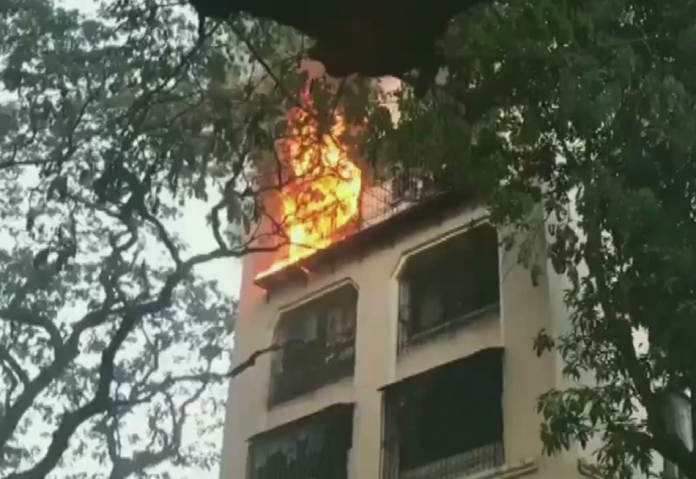 fire breaks out on the 5th floor of a building in ghatkopar east