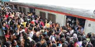 mumbai local train ladies compartment