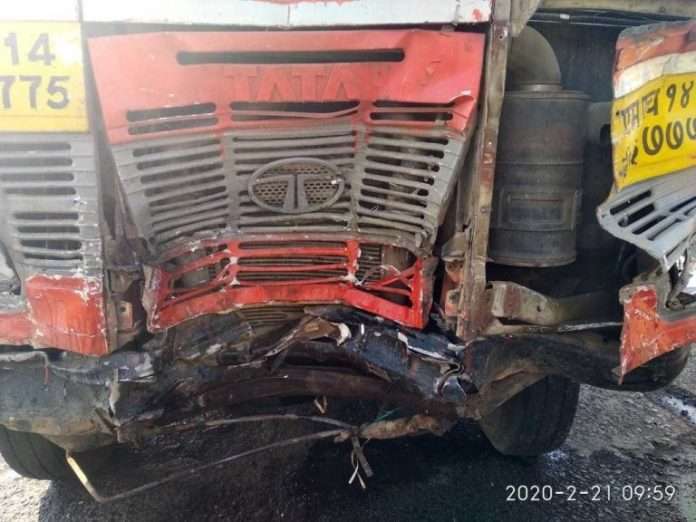 5 people dead 10 other injured in a collision between a jeep and a state transport bus in vairag area of solapur