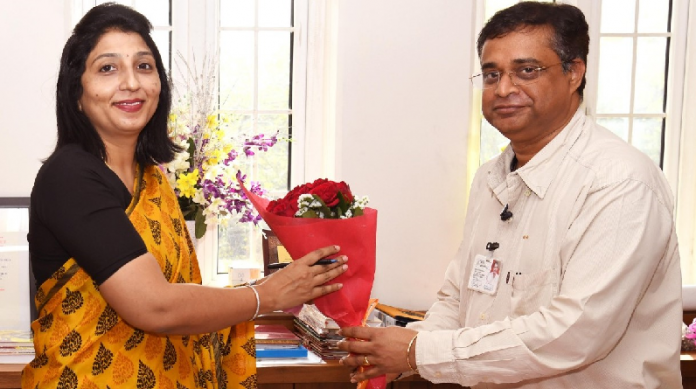 Jayashree Bhoj accepted the post of Additional Municipal Commissioner