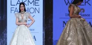 bollywood divya khosla kumar faces an oops moment right at the beginning of her ramp walk at but use her presence of mind watch video