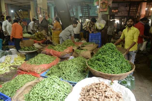 vegetables price hike in mumbai, housewifes budget spoiled