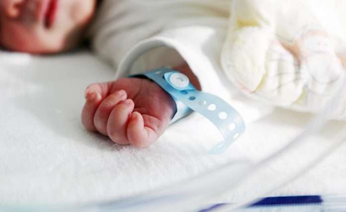 corona positive pregnant woman on ventilator has given birth to baby in ujrat surat hospitalboth are qurantine