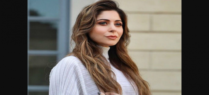 bollywood singer kanika kapoor shares photo with mom and dad having tea after surviving from coronavirus