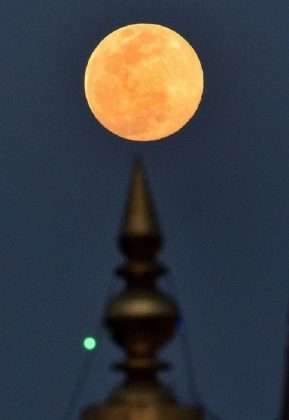 supermoon biggest and brightest moon of 2020 photos when it comes close to earth
