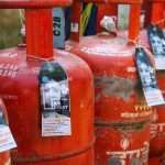 LPG Cylinder: Book cylinders at a cheaper price of Rs 300, read details
