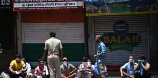 Lockdown in Mumbai, Police detained
