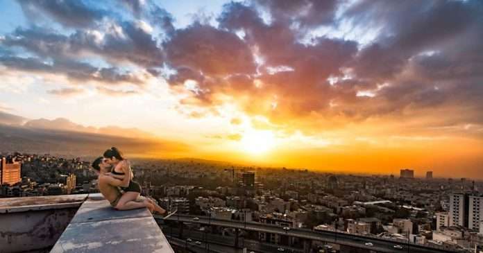 iranian parkour athletes kiss on rooftop photo goes viral police arrest them