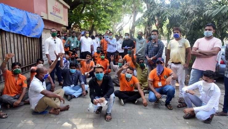 mumbai cleaning workers protest