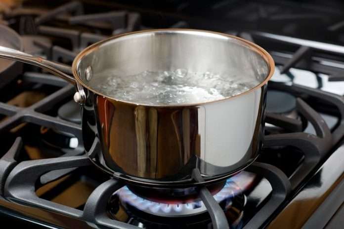 62-year-old woman scalds husband with boiling water after fight over a nap