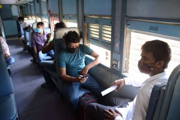 Corona Update lockdown migrants started returning home from delhi mumbai