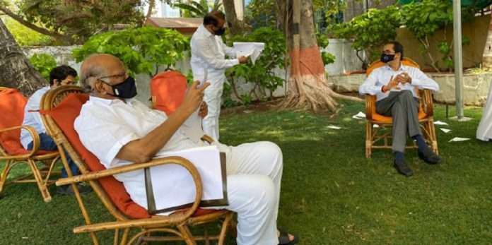 Sharad Pawar and Uddhav Thackeray meeting