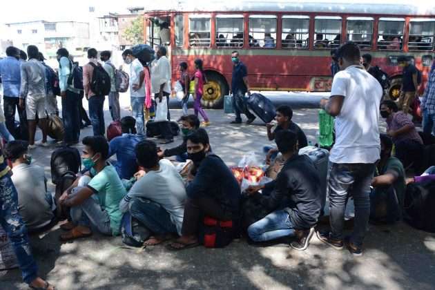 migrants thronged the Bandra terminus in Mumbai to catch a train to Bihar