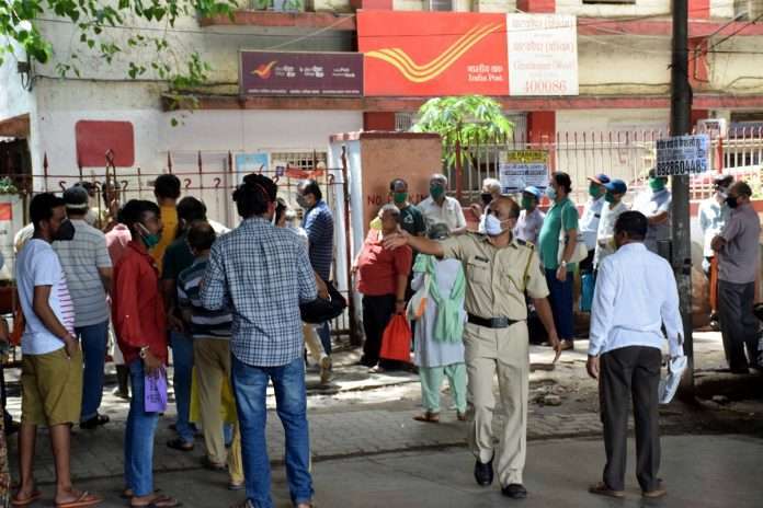 social distancing violations in ghatkopar post office