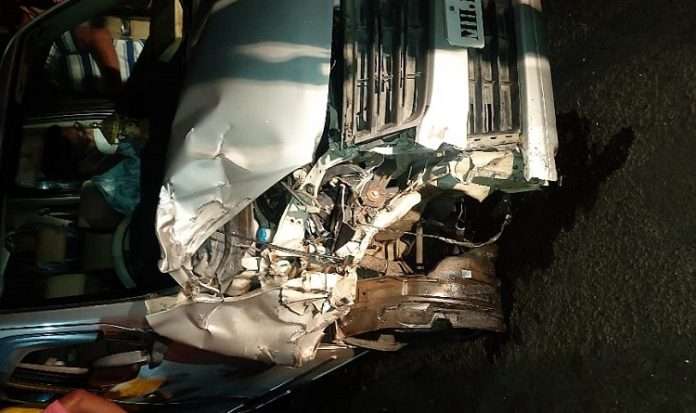 Two-wheeler-four-wheeler accident at Sansari Naka; police injured