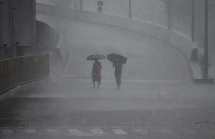 Heavy rainfall in mumbai