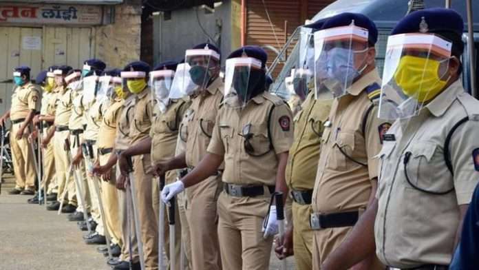 Today 211 police infected by corona in maharashtra also 93 police died